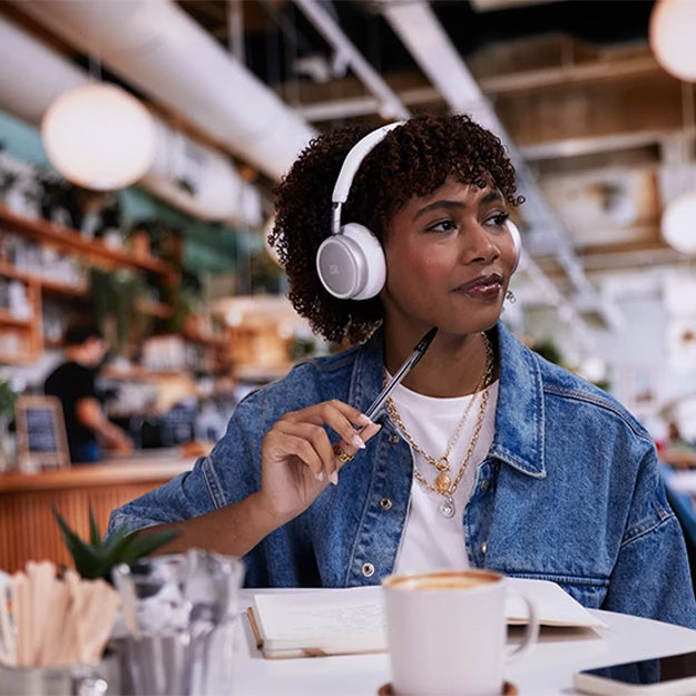 JBL Live 680NC Wireless Noise Cancelling Bluetooth On-Ear Headphones