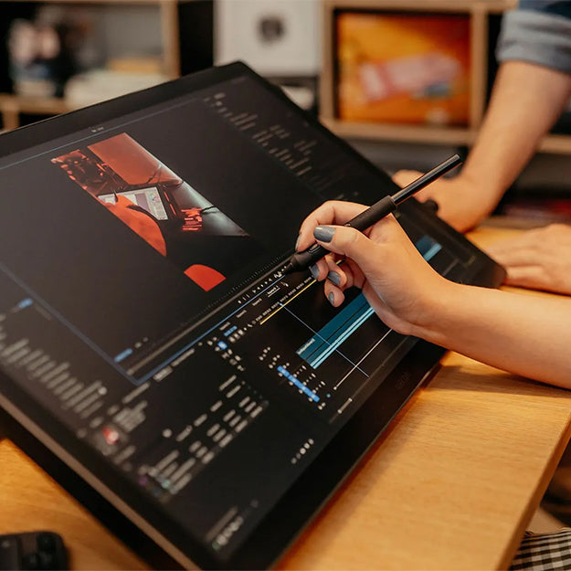 Wacom Cintiq 24" (2025) Graphic Pen Display - Black