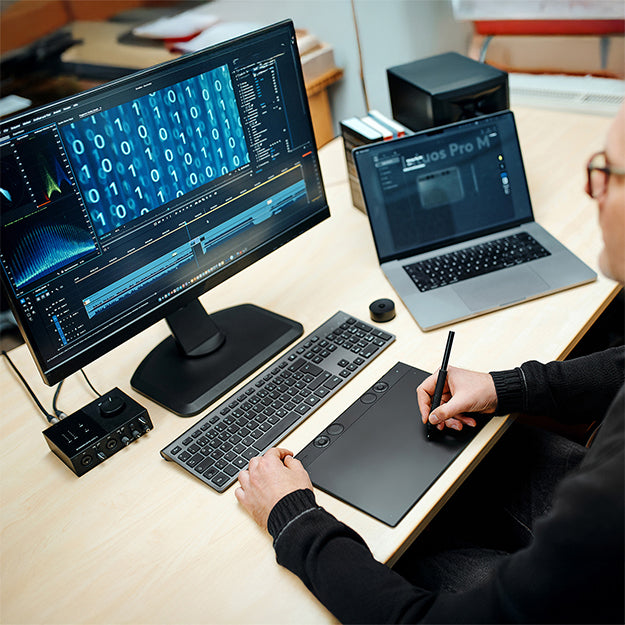 Wacom Intuos Pro Pen Tablet (2025) - Black