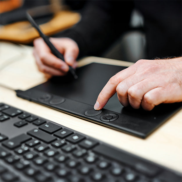 Wacom Intuos Pro Pen Tablet (2025) - Black