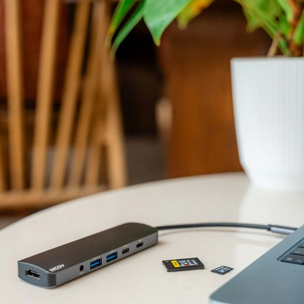 Moov USB-C 6-In-1 Multiport Hub - Grey