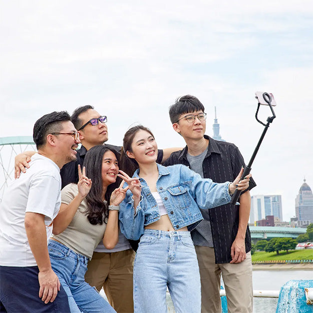 Adam Elements SELFIE Pro Wireless Bluetooth Tripod Selfie Stick & LED Light - Black